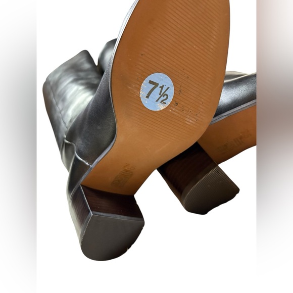 Madewell NWT
The Carlotta Tall Boot in Sz 7.5 - Picture 6 of 11